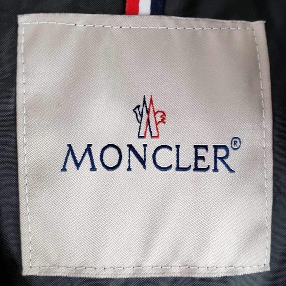 Authentic Moncler, Puffer Goose Down Fill Hood Black Mens Size 2XL or 5, Maya